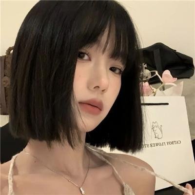 裸男歌唱